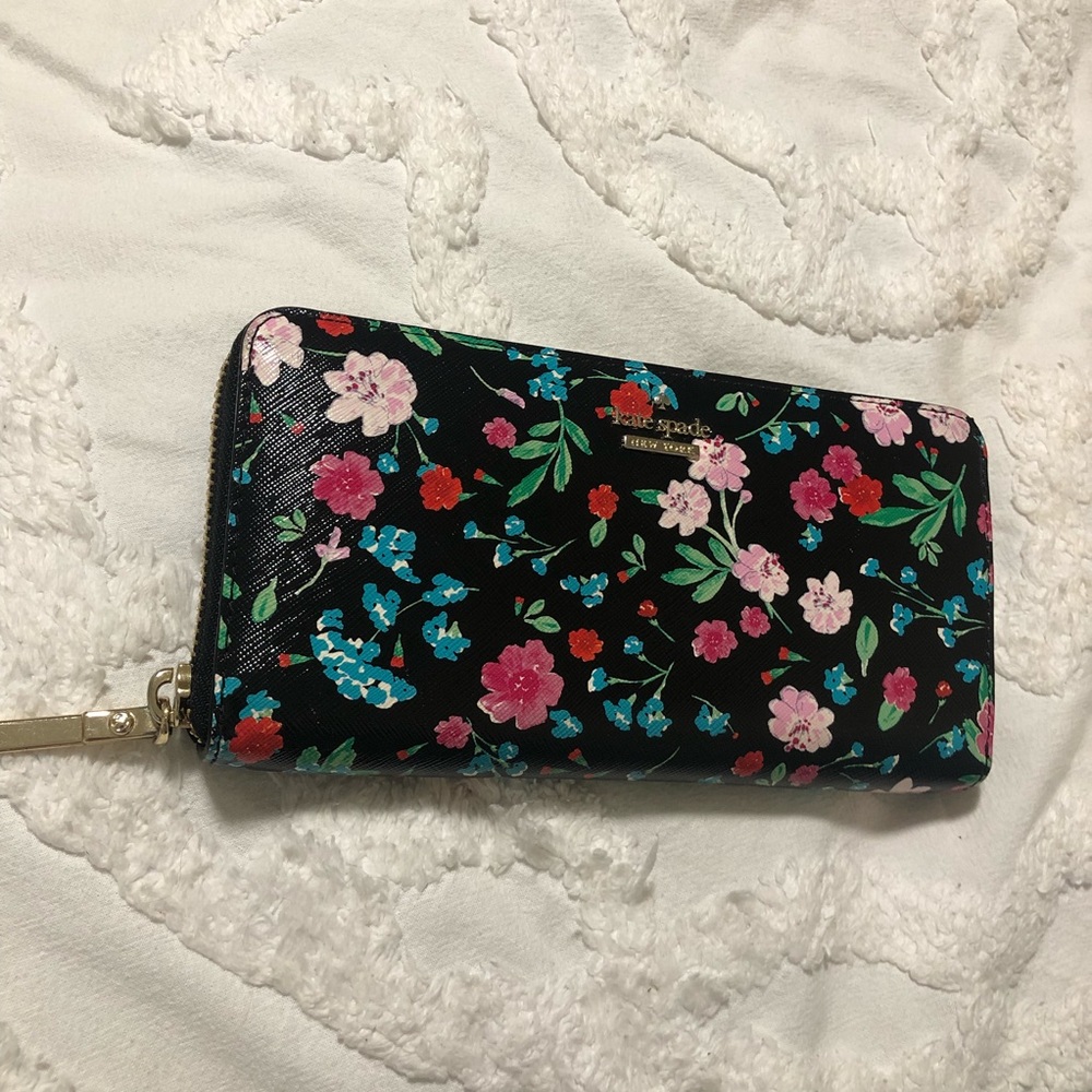 Kate Spade Wallet AMAZING condition!
